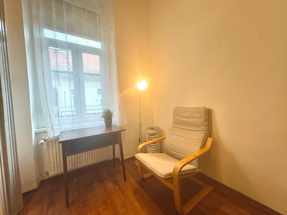 Apartment On -